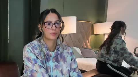 Snapshot of sophia_loreenn chatting on February 3, 2026, 12:21 pm Sofia online show from February 3, 2026, 12:21 pm