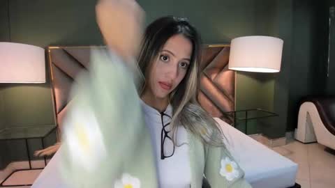 Snapshot of sophia_loreenn chatting on February 7, 2026, 12:31 pm Sofia online show from February 7, 2026, 12:31 pm