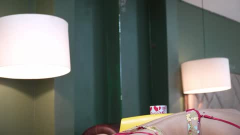 Snapshot of sophia_loreenn chatting on April 6, 2026, 12:17 pm Sofia online show from April 6, 2026, 12:17 pm