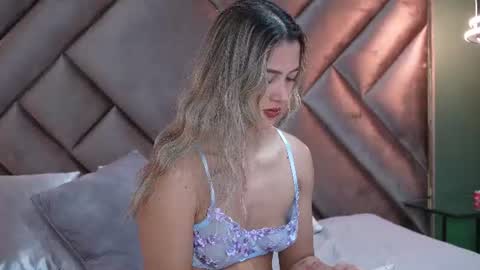 Snapshot of sophia_loreenn chatting on July 13, 2026, 5:05 pm Sofia online show from July 13, 2026, 5:05 pm