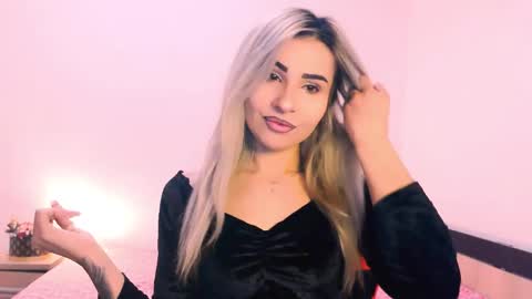 sophia smith4146 online show from March 1, 2026, 4:03 am