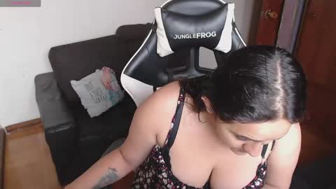 sophiaa_vega_ online show from April 24, 2026, 12:07 pm