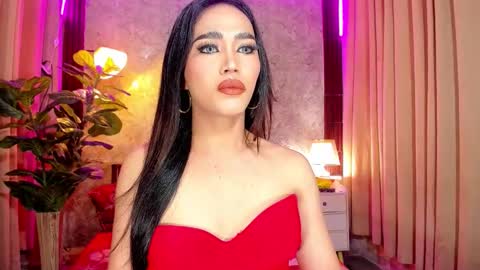 UR HOT SOPHIA online show from November 22, 2025, 8:02 am