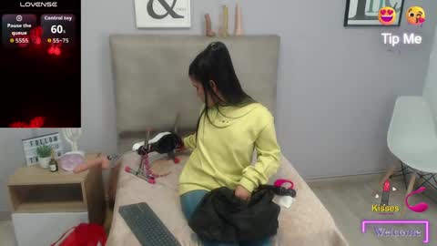 Sophia Bedford online show from April 14, 2026, 1:06 pm