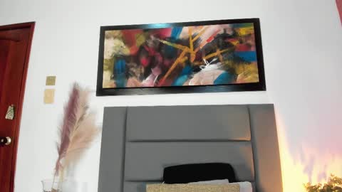 sophiacolliins online show from October 7, 2025, 11:51 am