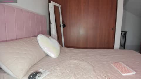 Snapshot of sophiaparker_ chatting on February 19, 2026, 11:28 am online show from February 19, 2026, 11:28 am