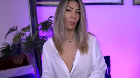 Snapshot of sophiapotts chatting on May 27, 2026, 1:35 am Sophie online show from May 27, 2026, 1:35 am