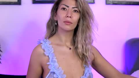 Snapshot of sophiapotts chatting on June 4, 2026, 3:01 am Sophie online show from June 4, 2026, 3:01 am