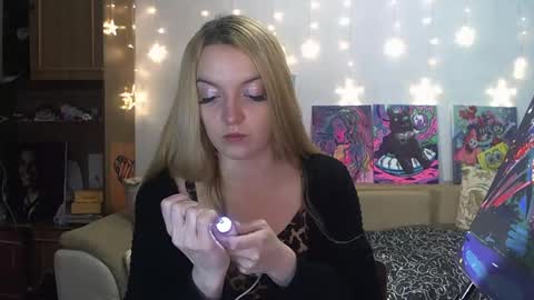 Snapshot of sophiasonata chatting on December 13, 2024, 6:38 pm SophiaSonata online show from December 13, 2024, 6:38 pm