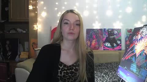 Snapshot of sophiasonata chatting on December 14, 2024, 5:51 am SophiaSonata online show from December 14, 2024, 5:51 am