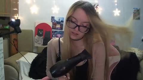 Snapshot of sophiasonata chatting on September 20, 2025, 6:42 pm SophiaSonata online show from September 20, 2025, 6:42 pm