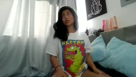 sophiconelly online show from October 15, 2025, 3:01 pm