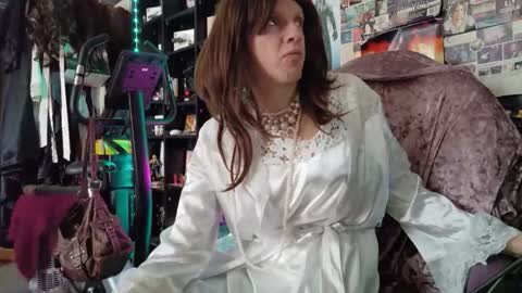 Snapshot of sophie198013 chatting on April 20, 2026, 3:48 pm Sophie Satin1980 online show from April 20, 2026, 3:48 pm