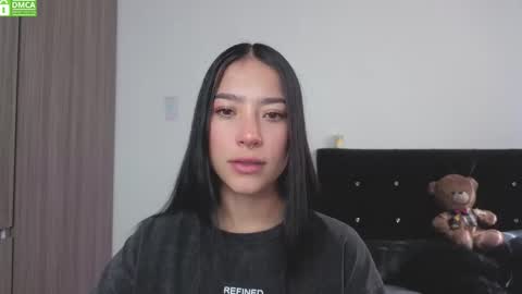 Sophie  online show from September 26, 2025, 2:10 pm