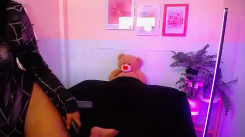Snapshot of sophie_benet_ chatting on June 12, 2026, 11:31 am Sophie online show from June 12, 2026, 11:31 am
