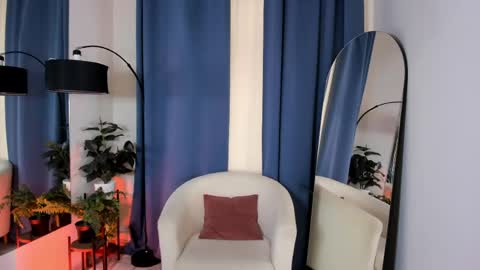 Snapshot of sophie_blossom_ chatting on May 12, 2026, 1:52 pm Sophia online show from May 12, 2026, 1:52 pm