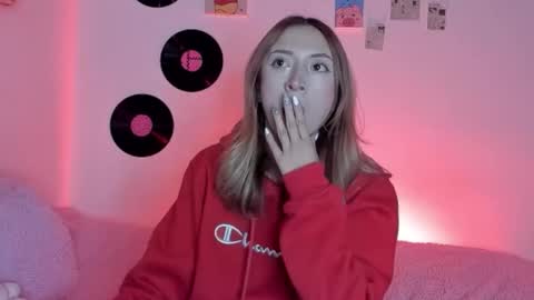 Sophie online show from October 19, 2025, 5:30 am