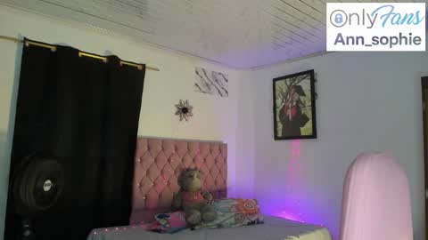 sophie doll online show from October 17, 2025, 5:26 pm
