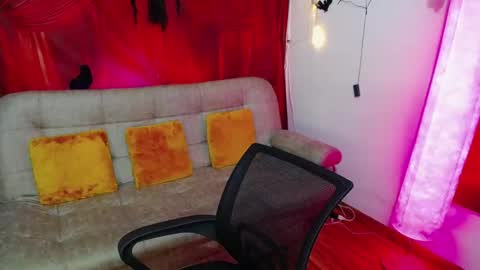 sophie_fierro1 online show from October 29, 2025, 10:22 pm