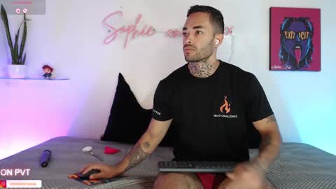 Snapshot of sophie_foxx chatting on October 23, 2025, 1:54 pm SOPHIE - FOXX online show from October 23, 2025, 1:54 pm