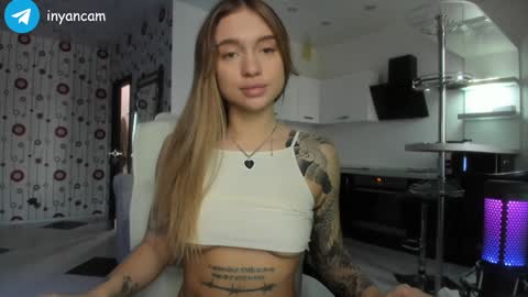 Snapshot of sophie_in chatting on December 5, 2024, 8:11 am Sonya  online show from December 5, 2024, 8:11 am