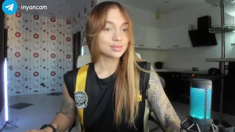 Snapshot of sophie_in chatting on December 17, 2024, 7:07 am Sonya  online show from December 17, 2024, 7:07 am