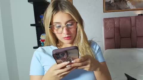 Snapshot of sophie_janner chatting on July 9, 2026, 4:16 am SOPHIE JANNER online show from July 9, 2026, 4:16 am