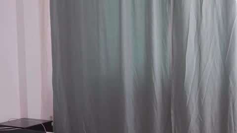 Sophie jeans online show from October 5, 2025, 1:42 pm