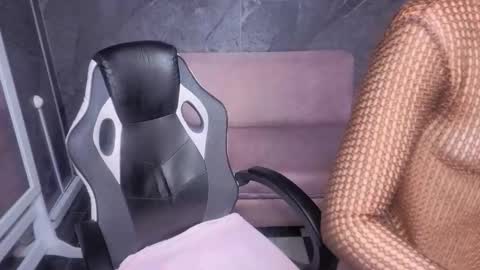 sophie_jones_b online show from March 2, 2026, 12:45 pm