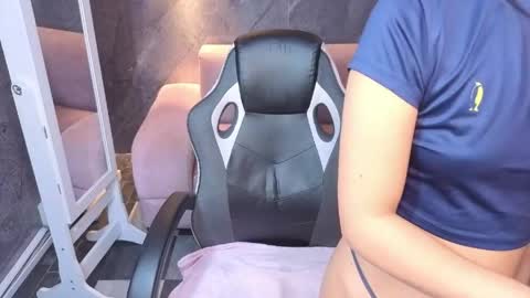 sophie_jones_b online show from May 26, 2026, 12:45 pm
