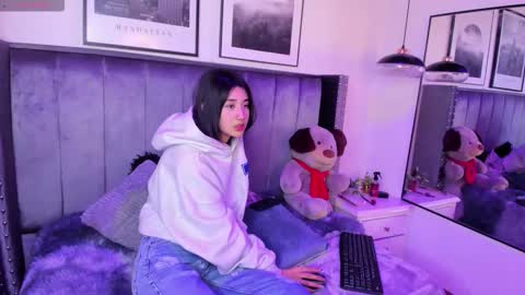 Sophie  online show from September 25, 2025, 6:11 pm