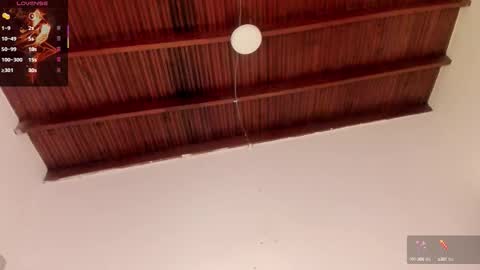 sophie_smith19 online show from September 28, 2025, 1:05 pm