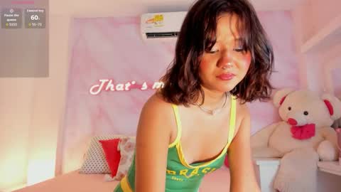 Sophie Smitt  online show from November 28, 2025, 2:03 am