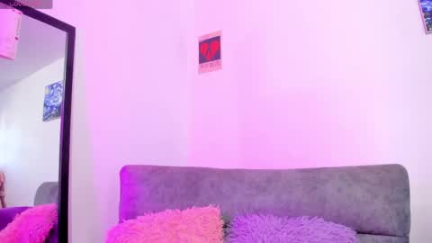 Snapshot of sophie_t_ chatting on April 12, 2026, 8:47 pm Sofia online show from April 12, 2026, 8:47 pm