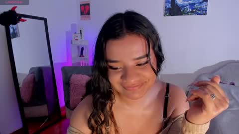 Snapshot of sophie_t_ chatting on May 11, 2026, 8:28 pm Sofia online show from May 11, 2026, 8:28 pm