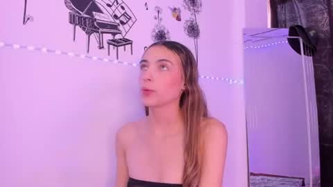 Snapshot of sophie_vega1 chatting on July 13, 2026, 6:11 pm Sophie online show from July 13, 2026, 6:11 pm