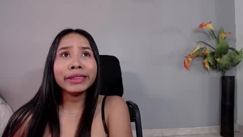 Snapshot of sophie_w1 chatting on July 28, 2026, 2:13 pm sophie_w1 online show from July 28, 2026, 2:13 pm