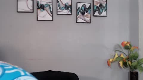 Snapshot of sophie_w1 chatting on August 1, 2026, 12:26 pm sophie_w1 online show from August 1, 2026, 12:26 pm