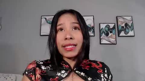Snapshot of sophie_w1 chatting on August 3, 2026, 12:32 pm sophie_w1 online show from August 3, 2026, 12:32 pm