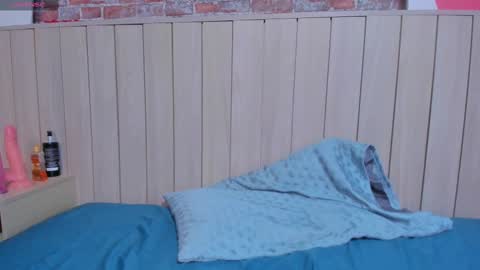 Sophie online show from March 1, 2025, 3:16 pm