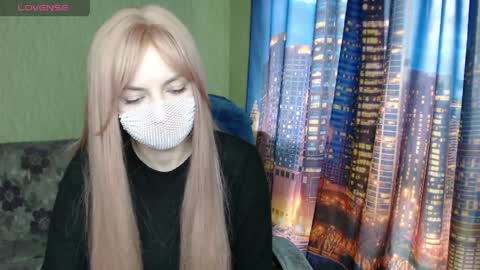 Sophie online show from April 9, 2026, 8:20 am