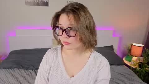 Snapshot of sophieblush chatting on June 15, 2026, 6:48 am Sophia online show from June 15, 2026, 6:48 am