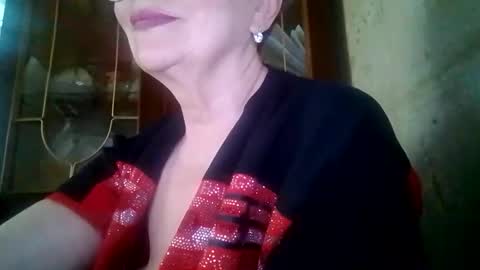 Snapshot of sophieburnsx chatting on June 9, 2026, 12:28 pm SophieBurnsX online show from June 9, 2026, 12:28 pm