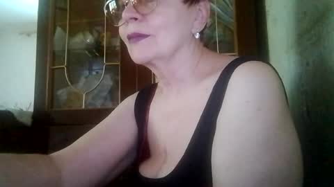 Snapshot of sophieburnsx chatting on June 21, 2026, 9:45 am SophieBurnsX online show from June 21, 2026, 9:45 am