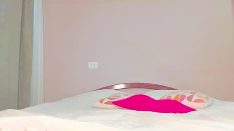 Snapshot of sophiechan69 chatting on October 15, 2025, 12:27 pm ShopieChan69 online show from October 15, 2025, 12:27 pm