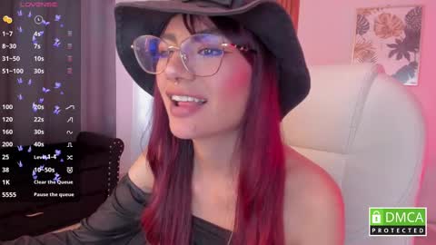   Sophie  IG sophiecherry es   online show from October 4, 2025, 9:57 pm