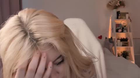 Snapshot of sophiee_lane chatting on March 3, 2025, 6:48 am Sophie online show from March 3, 2025, 6:48 am