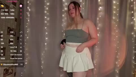 Sophie online show from November 29, 2025, 3:26 pm