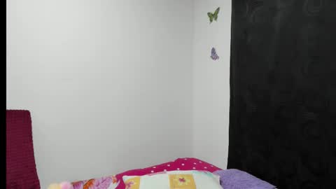 Sophie Woods  online show from September 29, 2025, 11:31 pm