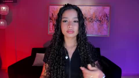 Sophie Houston online show from November 26, 2025, 4:24 am